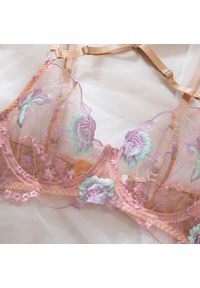 Intica - Komplet bielizny z haftem i chokerem Gracelynn. Kolor: różowy. Materiał: materiał. Wzór: haft #5