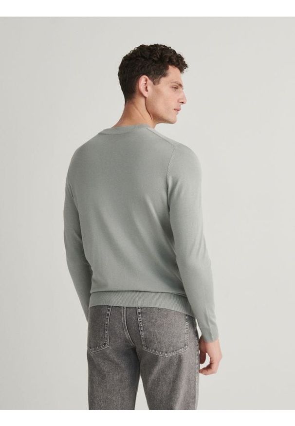 Reserved - Wiskozowy sweter - jasnozielony. Kolor: zielony. Materiał: wiskoza