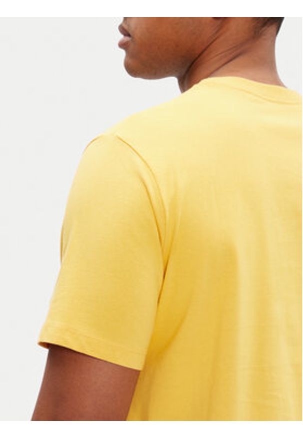 Pepe Jeans T-Shirt Eggo N PM508208 Żółty Regular Fit. Kolor: żółty. Materiał: bawełna