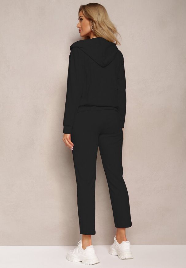 Renee - Czarny Komplet Dresowy Spodnie z Gumką w Pasie oraz Bluza z Kapturem na Suwak Starnie. Kolor: czarny. Materiał: dresówka