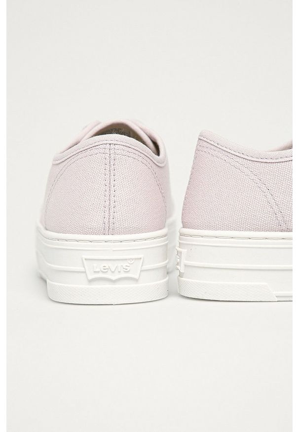 Levi's® - Levi's - Tenisówki. Okazja: na spotkanie biznesowe. Zapięcie: sznurówki. Kolor: fioletowy. Materiał: guma. Obcas: na platformie. Styl: biznesowy
