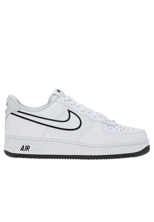 Buty Nike Air Force 1 '07 FJ4211-100 - białe. Zapięcie: sznurówki. Kolor: biały. Materiał: skóra. Szerokość cholewki: normalna. Model: Nike Air Force