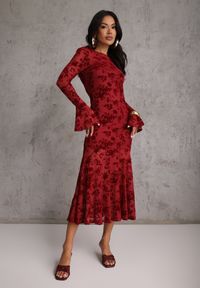 Renee - Czerwona Wieczorowa Sukienka VICES z Siateczki z Kwiatowym Wzorem z Weluru Azinene. Kolor: czerwony. Materiał: welur. Wzór: kwiaty. Typ sukienki: oversize. Styl: wizytowy #5