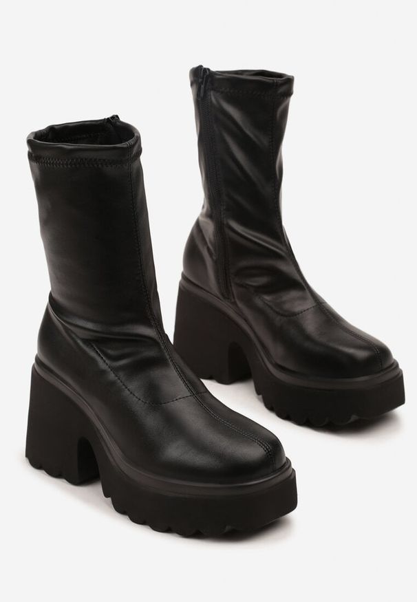 Born2be - Czarne Ocieplane Botki Vices na Słupku i Platformie z Przylegającą Cholewką Faleina. Okazja: na co dzień. Kolor: czarny. Materiał: futro, jeans. Szerokość cholewki: normalna. Obcas: na platformie. Styl: casual, elegancki