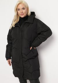 Born2be - Czarna Pikowana Kurtka z Kapturem Fariana. Typ kołnierza: kaptur. Kolor: czarny #3