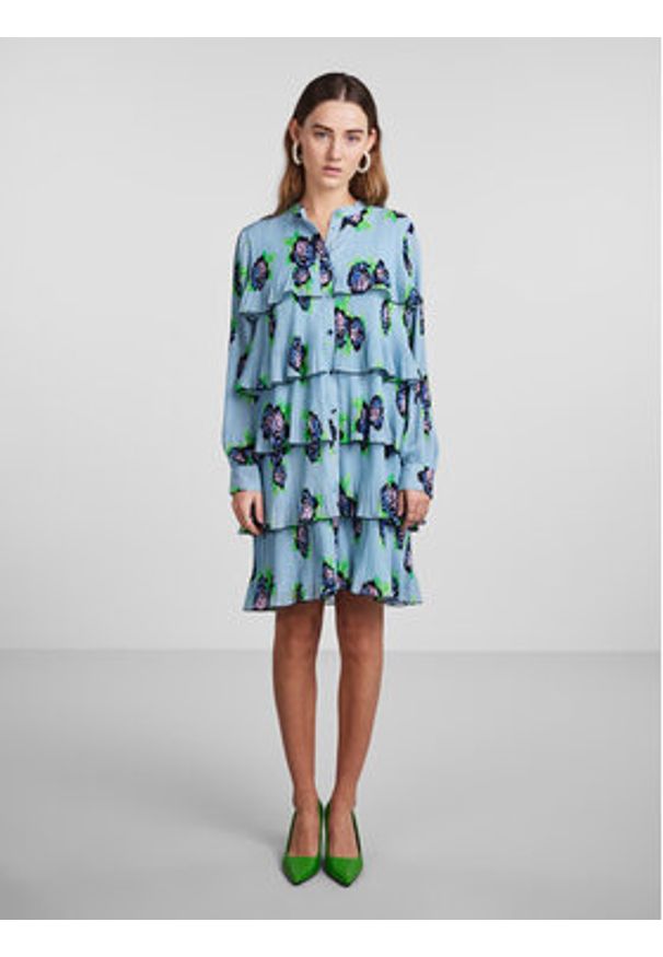YAS Sukienka codzienna Rosola 26029332 Niebieski Regular Fit. Okazja: na co dzień. Kolor: niebieski. Materiał: syntetyk. Typ sukienki: proste. Styl: casual