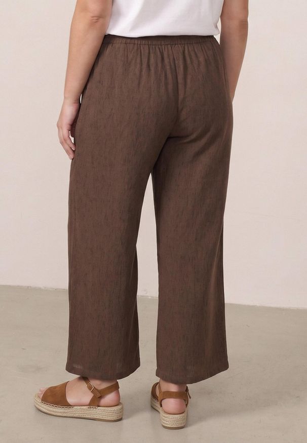 Born2be - Brązowe Spodnie Casual Szerokie ze Sznurkiem i Gumką w Pasie Caeena. Okazja: na co dzień. Kolekcja: plus size. Kolor: brązowy. Długość: długie. Styl: casual