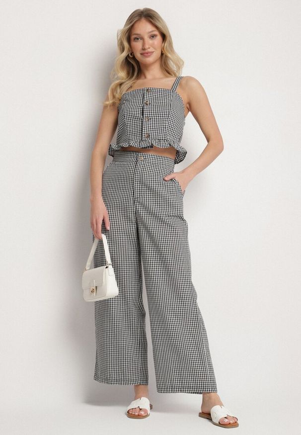 Born2be - Czarne Bawełniane Spodnie o Szerokim Kroju w Kratkę Vichy Iffora. Okazja: na spotkanie biznesowe, do pracy, na spacer. Kolor: czarny. Materiał: bawełna. Wzór: kratka. Styl: biznesowy, elegancki