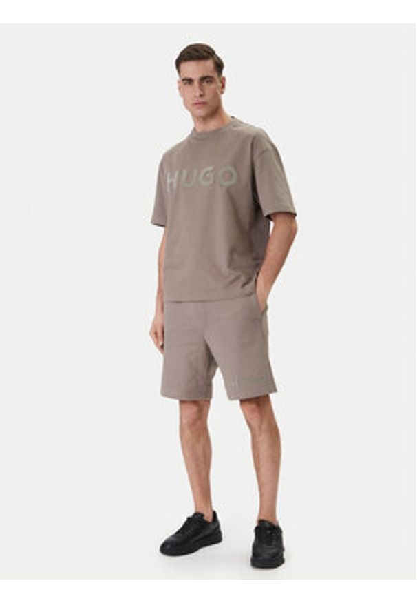 Hugo - HUGO T-Shirt Dinkee 50525765 Beżowy Oversize. Kolor: beżowy. Materiał: bawełna