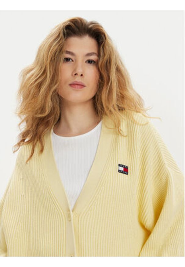Tommy Jeans Kardigan Essential DW0DW17253 Żółty Relaxed Fit. Kolor: żółty. Materiał: bawełna