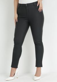 Born2be - Czarne Spodnie Skinny Push Up Zami. Kolekcja: plus size. Kolor: czarny #7