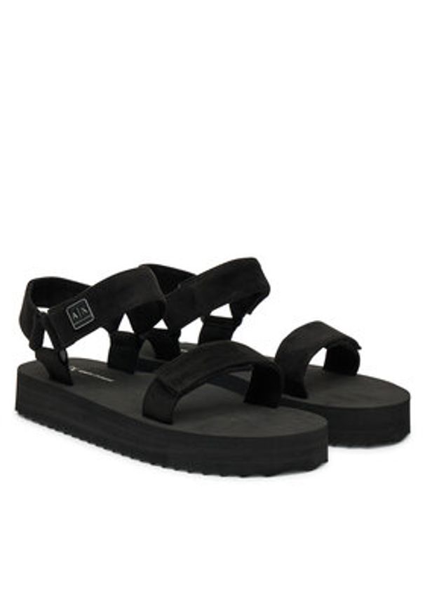 Armani Exchange Sandały XDP064 XV928 00002 Czarny. Kolor: czarny. Materiał: materiał