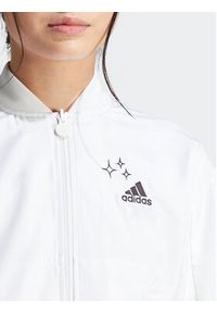 Adidas - adidas Kurtka bomber Scribble IA3137 Biały Loose Fit. Kolor: biały. Materiał: syntetyk #3