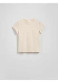 Reserved - T-shirt z domieszką jedwabiu - złamana biel. Materiał: jedwab