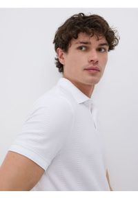 Reserved - Koszulka polo slim - biały. Typ kołnierza: polo. Kolor: biały. Materiał: dzianina, bawełna