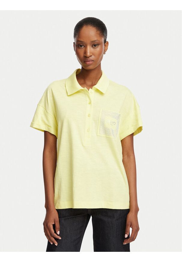 Liu Jo Polo TA6159 JS870 Kremowy Regular Fit. Typ kołnierza: polo. Kolor: kremowy. Materiał: bawełna