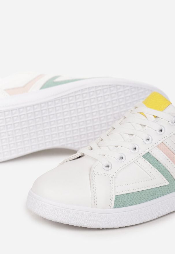 Born2be - Biało-Miętowe Sneakersy z Cholewką przed Kostkę z Modnymi Przeszyciami Cassamisia. Wysokość cholewki: przed kostkę. Kolor: biały. Szerokość cholewki: normalna