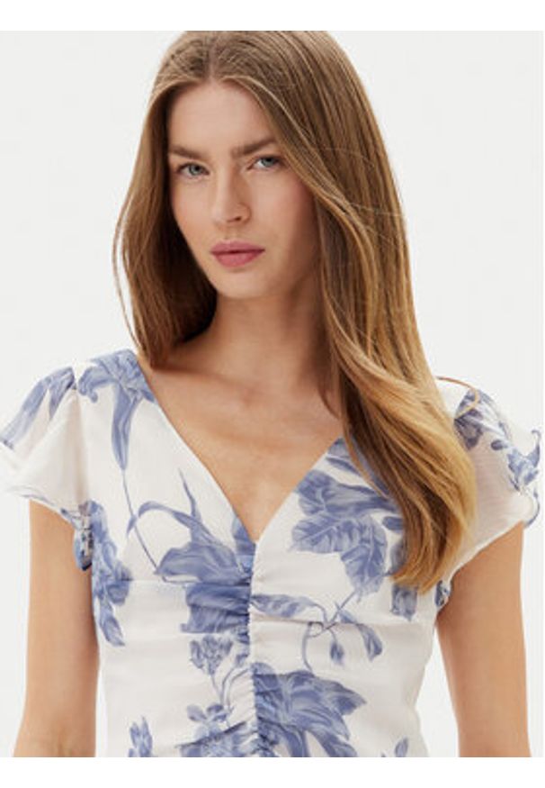 Guess Bluzka W5GH86 WCWF2 Biały Classic Fit. Kolor: biały. Materiał: syntetyk