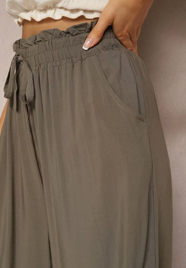 Renee - Ciemnozielone Spodnie z Bawełny High Waist z Szerokimi Nogawkami i Gumką w Pasie Clisea. Stan: podwyższony. Kolor: zielony. Materiał: bawełna. Sezon: lato