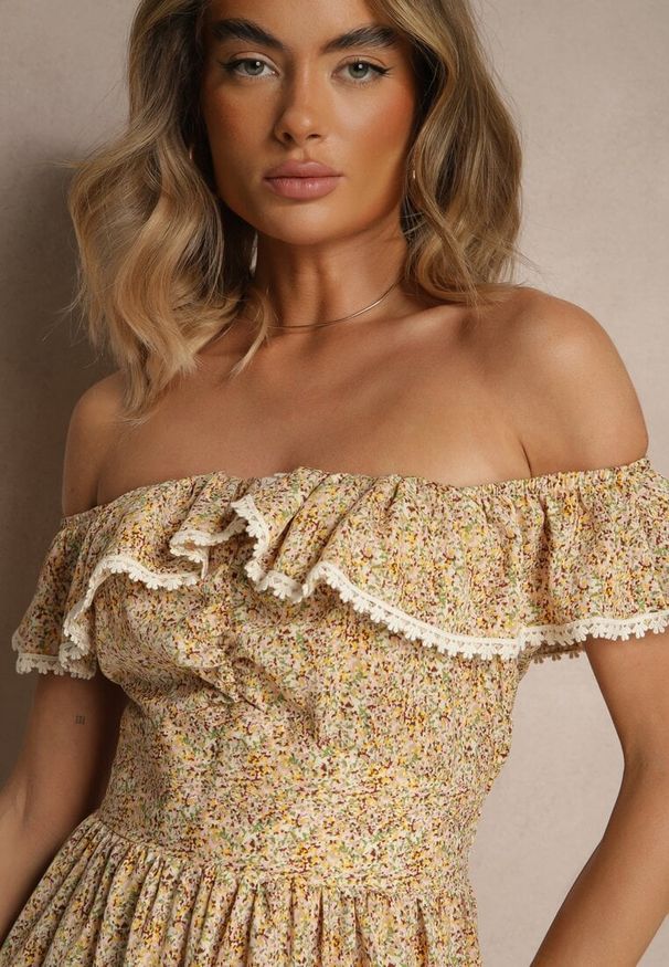 Renee - Żółta Sukienka z Ozdobnymi Falbankami Folanne. Okazja: na co dzień, na imprezę, na spacer. Typ kołnierza: kołnierz z falbankami. Kolor: żółty. Materiał: jeans. Sezon: lato. Typ sukienki: proste. Styl: casual, elegancki