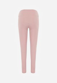 Renee - Różowe Legginsy Basic z Modelującą Wstawką w Pasie Liacan. Okazja: na co dzień. Kolor: różowy. Długość: krótkie. Styl: casual #2
