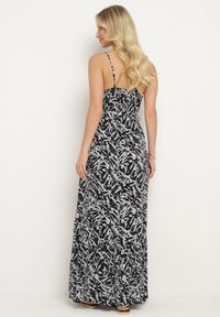 Born2be - Czarno-Biała Sukienka z Wiskozy na Ramiączkach z Gumką w Pasie i Materiałowym Paskiem Stralia. Okazja: na co dzień. Kolor: czarny. Materiał: wiskoza, materiał. Długość rękawa: na ramiączkach. Styl: casual, elegancki #3