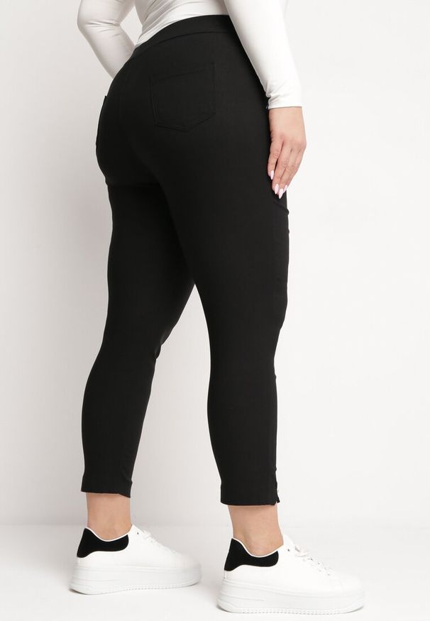 Born2be - Czarne Spodnie Skinny z Gumką w Talii z Wyższym Stanem Leratella. Stan: podwyższony. Kolor: czarny. Materiał: tkanina