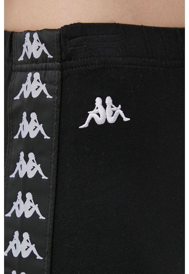 Kappa legginsy damskie kolor czarny z aplikacją. Kolor: czarny. Materiał: bawełna. Wzór: aplikacja