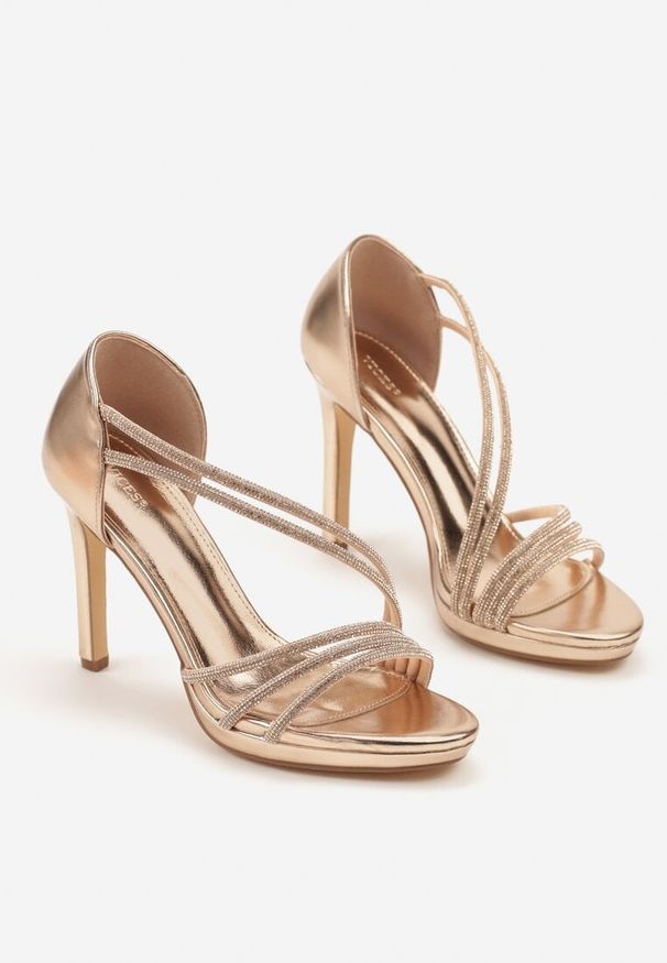 Renee - Szampańskie Sandały Vices na Szpilce Ozdobione Cyrkoniami Noritia. Kolor: złoty. Wzór: aplikacja. Obcas: na szpilce. Styl: elegancki