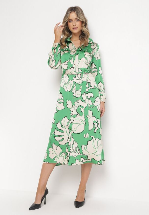 Born2be - Zielona Koszulowa Sukienka na Guziki w Kwiaty Mivy. Kolor: zielony. Materiał: materiał, tkanina. Wzór: kwiaty. Typ sukienki: koszulowe