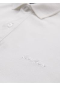 Ombre Clothing - Polo koszulka z bawełnianej dzianiny pique – ecru V7 - Rozmiar: S. Okazja: na co dzień. Typ kołnierza: polo. Materiał: bawełna, dzianina. Długość rękawa: krótki rękaw. Długość: krótkie. Wzór: haft. Styl: casual, elegancki #7
