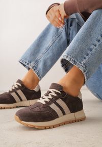 Born2be - Brązowe Zamszowe Sneakersy Ozdobione Perforacją i Paskami Semielle. Okazja: na spacer, na co dzień. Zapięcie: pasek. Kolor: brązowy. Materiał: zamsz. Wzór: aplikacja. Sport: turystyka piesza #5