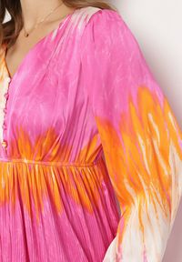 Born2be - Różowo-Pomarańczowa Satynowa Sukienka Maxi o Rozkloszowanym Kroju z Guzikami Lisita. Kolor: różowy. Materiał: satyna. Długość: maxi #3