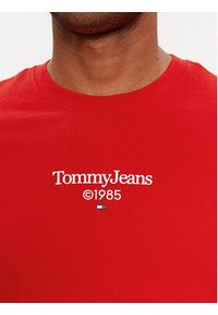 Tommy Jeans T-Shirt 85 Entry DM0DM18569 Czerwony Regular Fit. Kolor: czerwony. Materiał: bawełna