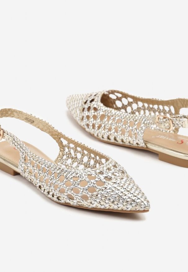 Born2be - Złote Sandały Slingback z Ażurowej Plecionki z Noskiem w Szpic Nanorella. Okazja: na co dzień, na spacer. Kolor: złoty. Wzór: ażurowy. Styl: casual