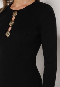 Born2be - Czarna Dopasowana Sukienka z Prążkowanej Dzianiny z Wiskozą z Aplikacjami Tusmana. Kolor: czarny. Materiał: dzianina, prążkowany, wiskoza. Wzór: aplikacja. Styl: elegancki #4