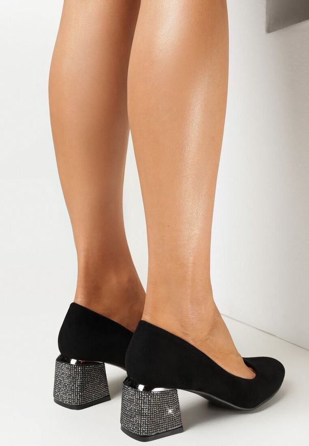 Born2be - Czarne Czółenka na Słupku w Cyrkonie Dhisa. Kolor: czarny. Obcas: na słupku