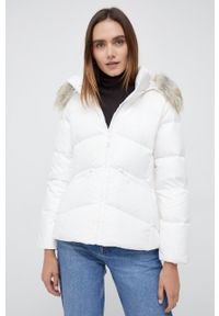 Calvin Klein kurtka puchowa damska kolor biały zimowa. Okazja: na co dzień. Kolor: biały. Materiał: puch. Sezon: zima. Styl: casual