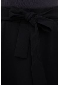 JDY spódnica kolor czarny mini rozkloszowana. Kolor: czarny. Materiał: tkanina. Wzór: gładki