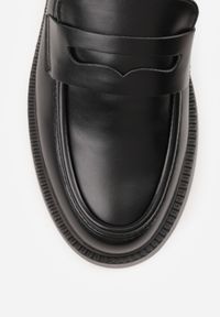 Renee - Czarne Mokasyny Vices Ozdobione Przeszyciami Racce. Zapięcie: pasek. Kolor: czarny. Materiał: jeans. Wzór: aplikacja. Obcas: na obcasie. Styl: elegancki. Wysokość obcasa: średni #9