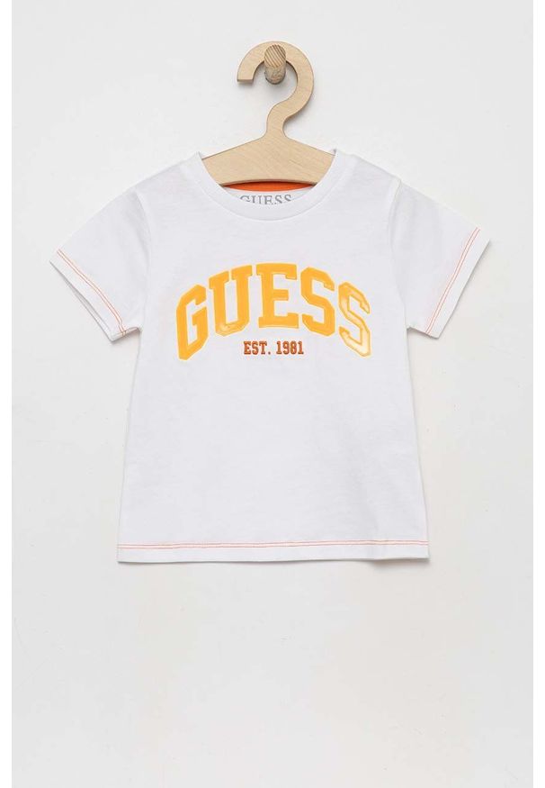 Guess t-shirt bawełniany dziecięcy kolor biały wzorzysty. Okazja: na co dzień. Kolor: biały. Materiał: bawełna. Wzór: haft. Styl: casual