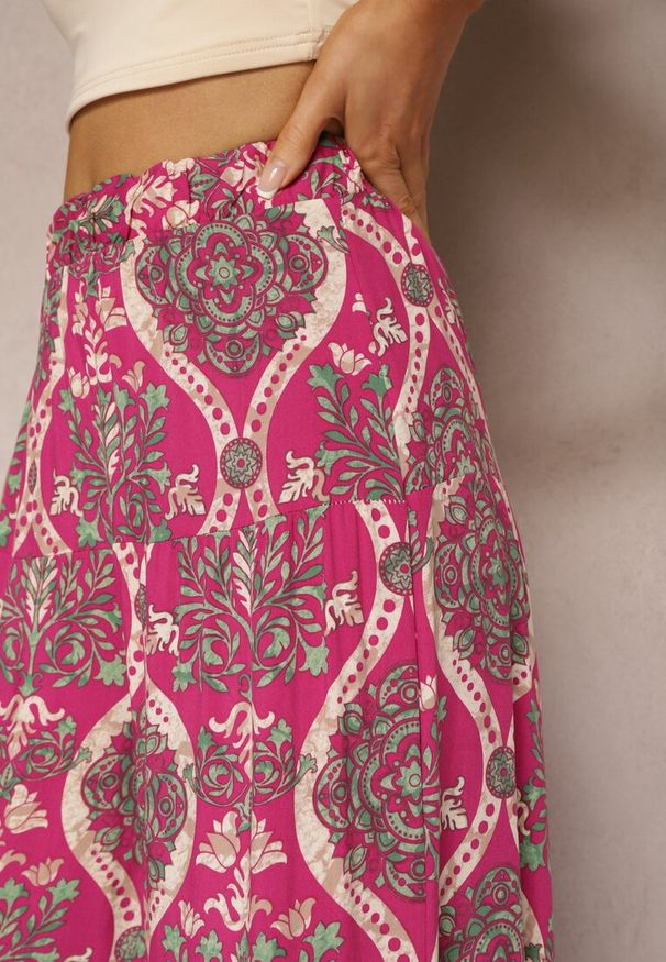 Renee - Fuksjowe Spodnie z Wiskozy z Szerokimi Nogawkami High Waist Wykończone Gumką w Talii Risettasmi. Stan: podwyższony. Kolor: różowy. Materiał: wiskoza. Sezon: lato