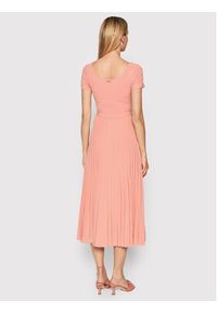 Guess Sukienka codzienna Erynn WBGK86 WE6D1 Różowy Regular Fit. Okazja: na co dzień. Kolor: różowy. Materiał: syntetyk. Typ sukienki: proste. Styl: casual