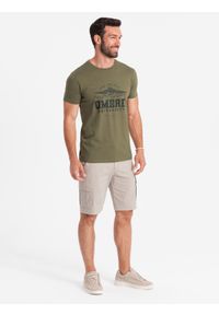 Ombre Clothing - T-shirt męski bawełniany z printem militarnym - khaki V2 OM-TSPT-0164 - XXL. Kolor: brązowy. Materiał: bawełna. Długość rękawa: krótki rękaw. Długość: krótkie. Wzór: moro, nadruk. Styl: militarny #3