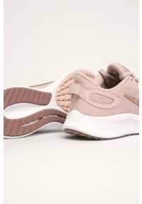 Nike - Buty Run All Day 2. Nosek buta: okrągły. Zapięcie: sznurówki. Kolor: różowy. Materiał: materiał, guma. Obcas: na obcasie. Wysokość obcasa: średni. Sport: bieganie #3