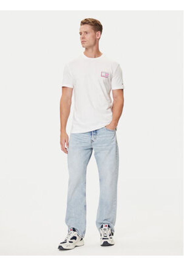 Tommy Jeans T-Shirt Pop Color Flag DM0DM21577 Biały Regular Fit. Kolor: biały. Materiał: bawełna