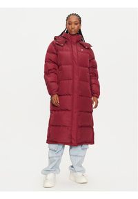 Tommy Jeans Płaszcz zimowy Alaska DW0DW18860 Bordowy Regular Fit. Kolor: czerwony. Materiał: syntetyk. Sezon: zima