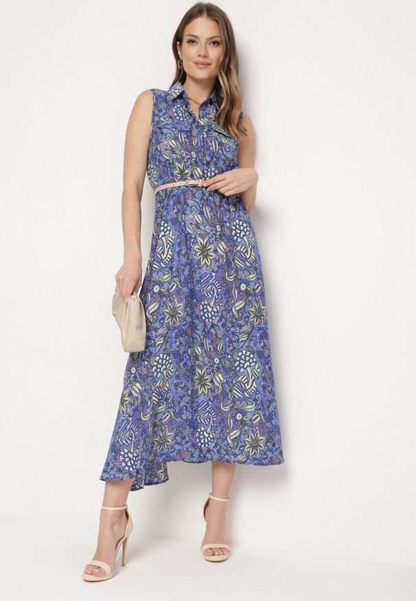 Born2be - Niebiesko-Fioletowa Rozkloszowana Sukienka w Kwiaty bez Rękawów Syloria. Kolor: niebieski. Długość rękawa: bez rękawów. Wzór: kwiaty. Sezon: lato. Styl: elegancki