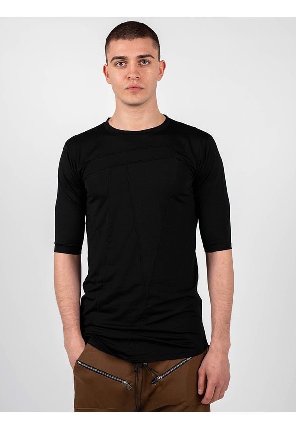 La Haine Inside Us T-shirt "Amethyst" | P2308 3M | Amethyst | Mężczyzna | Czarny. Okazja: na co dzień. Kolor: czarny. Materiał: acetat, wiskoza, elastan. Styl: casual