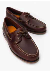 Timberland Classic Boat 2 Eye Mokasyny męskie. Okazja: na co dzień. Zapięcie: sznurówki. Kolor: brązowy. Materiał: guma, skóra. Szerokość cholewki: normalna. Sezon: lato. Styl: casual, elegancki, klasyczny #3